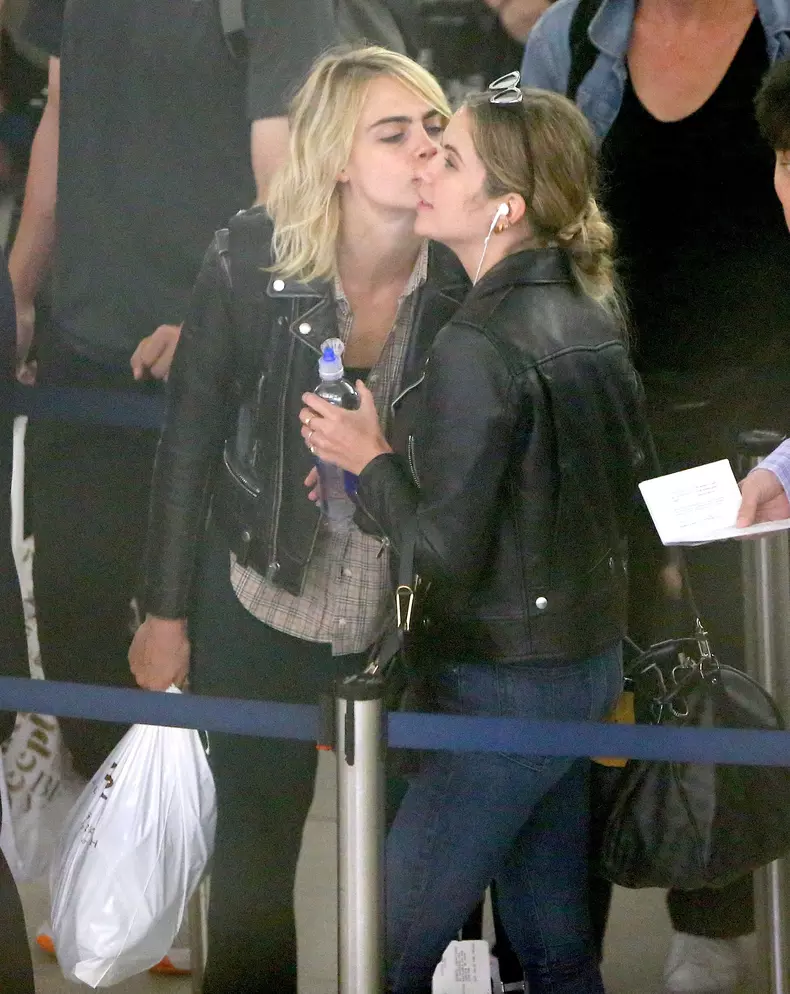 Cara Delevingne si Ashley Benson