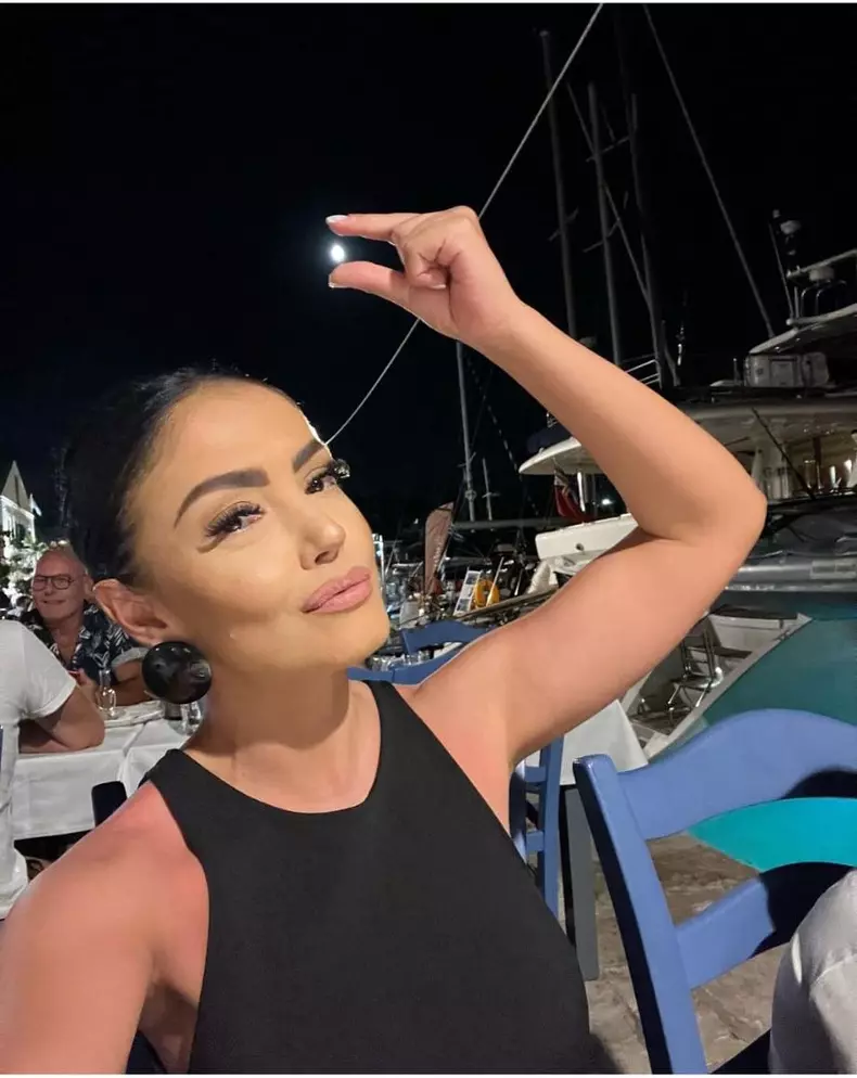 Andreea-Mantea-costum-de-baie-2