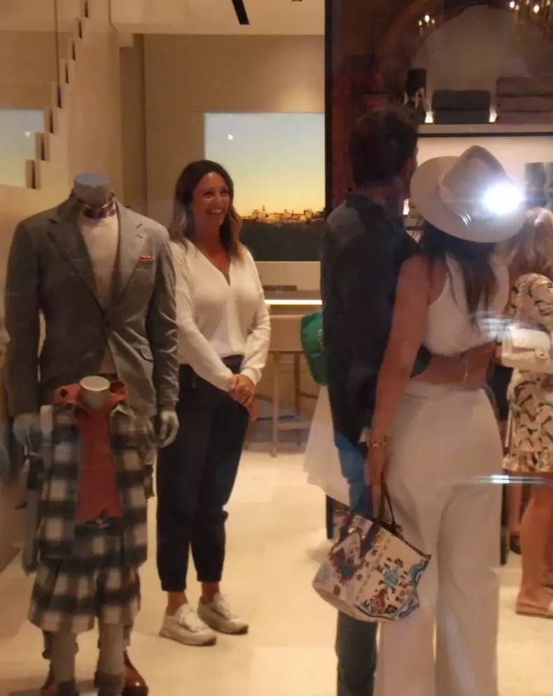 Newlyweds Ben Affleck And Jennifer Lopez Shopping - Milan