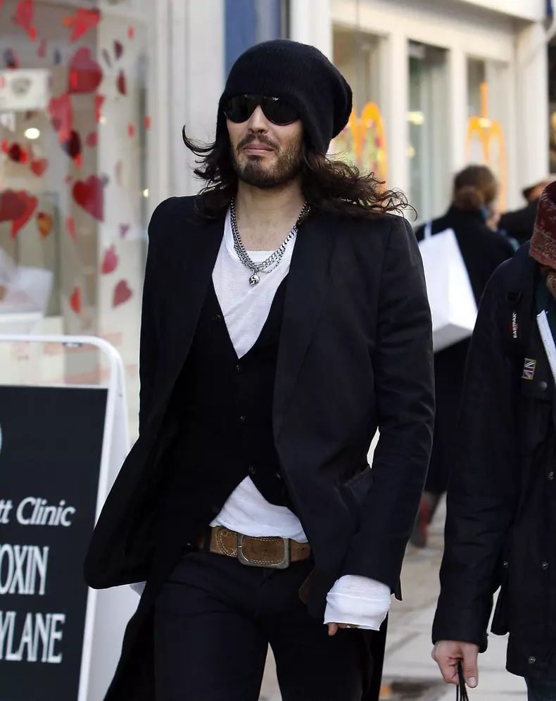Russell Brand, acuzat de viol și abuz emoțional