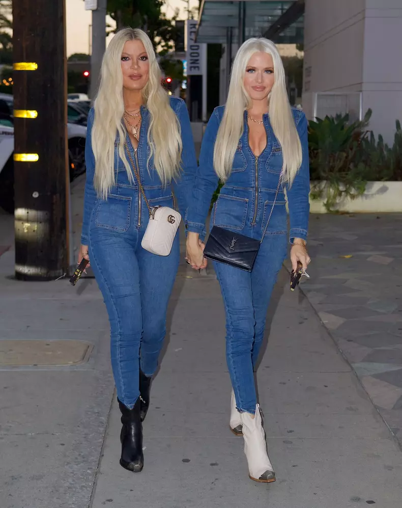 Twinning ! Tori Spelling Matches in Denim Jumpsuit with her Hairstylist Laura Rugetti at Catch LA, Los Angeles, California, USA - 02 Sep 2021