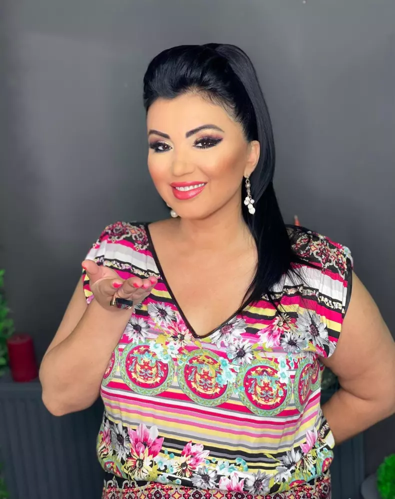 adriana bahmuteanu 4
