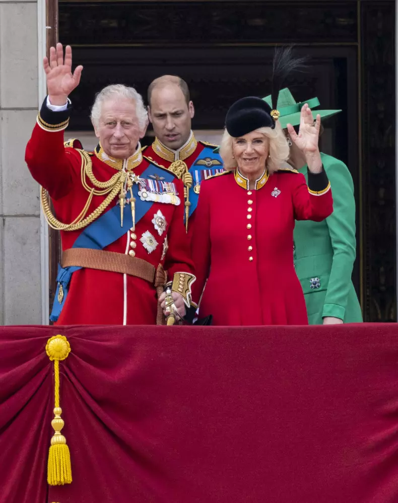Prințul William, imagini emoționante de Ziua Tatălui alături de copiii lui. Ce omagiu i-au adus Reginei Elisabeta