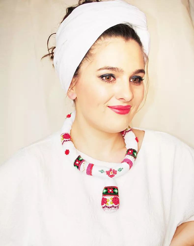  Colier traditional, www.bohemiansin.ro, 105 lei