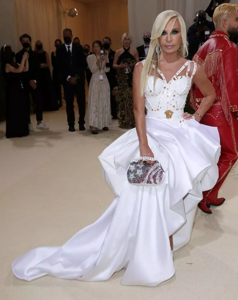Donatella Versace în Versace
