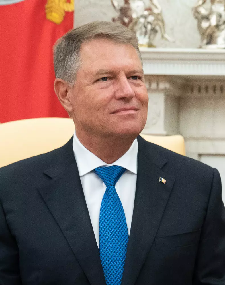 president_trump_meets_with_the_president_of_romania_48587349852_cropped