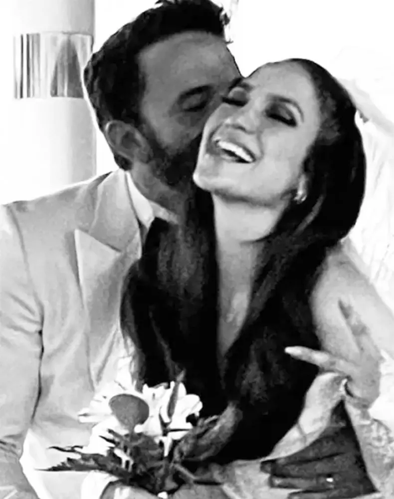 Jennifer Lopez confirms wedding to Ben Affleck in email to her fans from her On The JLo newsletter