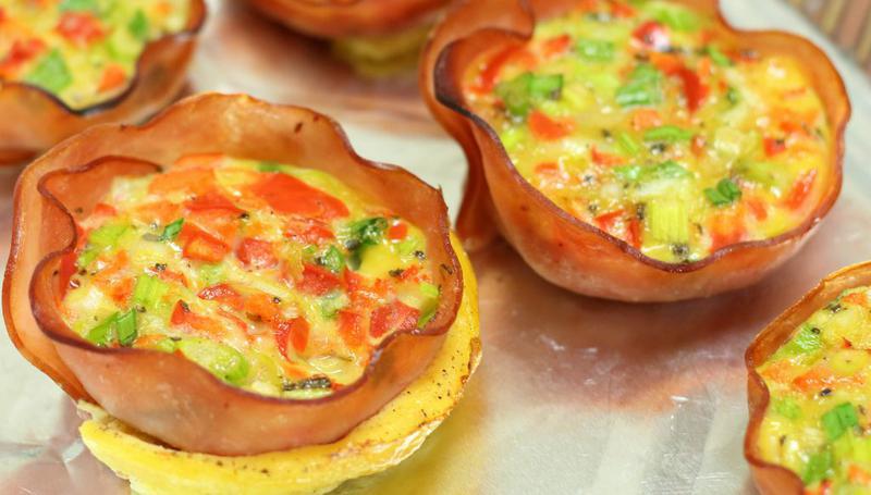 Omletă în cupe de șuncă