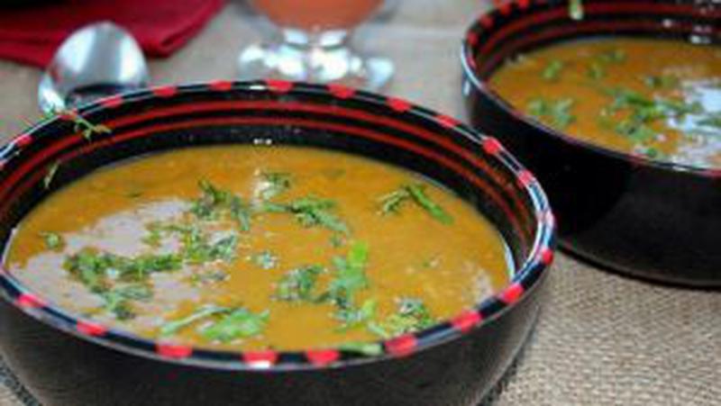 ciorba de miel - castron cu ciorba de miel