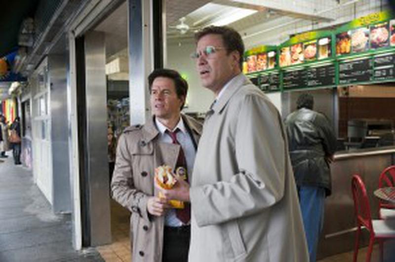 Will Ferrell (Allen) şi Mark Wahlberg (Terry) sunt doi poliţişti buclucaşi, care se implică într-un caz peste puterile lor.