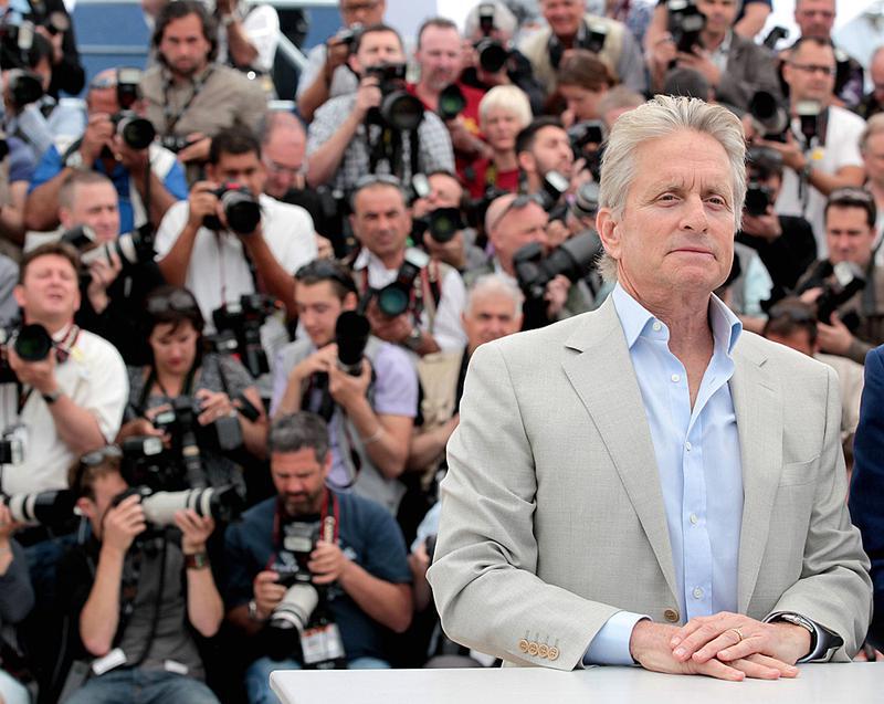 Michael Douglas (66 de ani) speră să treacă cu bine peste încercarea vieţii lui.