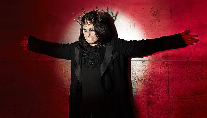 Foto: Nova Music. Ozzy Osbourne a contribuit esenţial la evoluţia unor stiluri ca heavy-metal şi hard rock, în perioada petrecută ca vocalist al legendarei Black Sabbath.