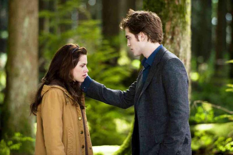 Robert Pattinson şi Kristen Stewart s-au cunoscut pe platourile de filmare de la „Saga Amurg”.