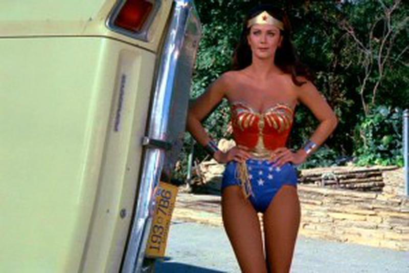 A FOST ODATĂ. Tot în anii ’70, Lynda Carter era „Wonder Woman” (supereroină ispirată de benzile desenate cu acelşi titlu) timp de trei sezoane pe micul ecran.