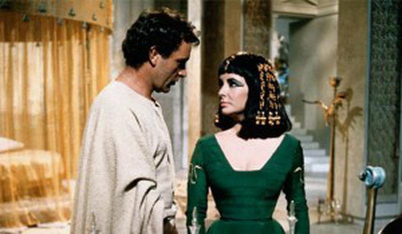 Cleopatra - Elizabeth Taylor şi Richard Burton
