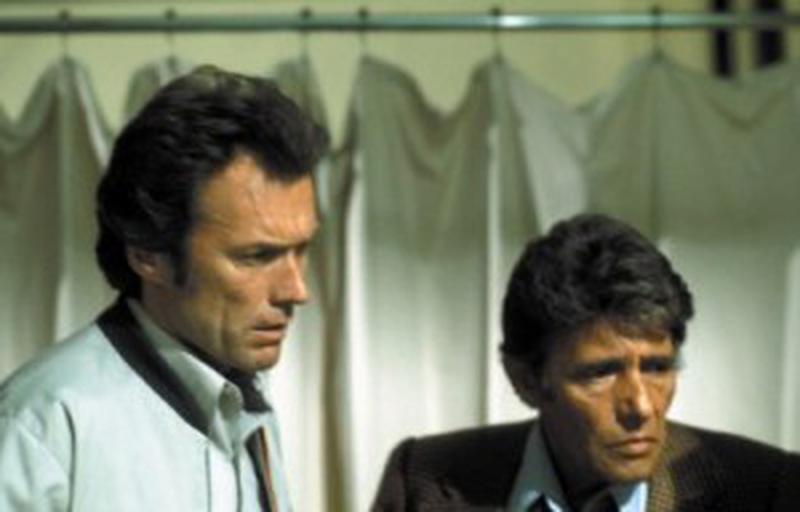  Clint Eastwood şi John Mitchum