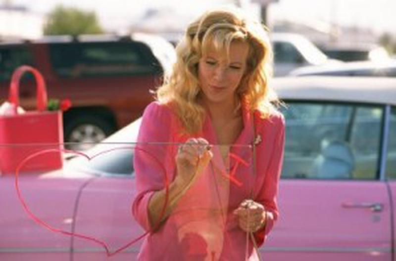Atenţie, mor sosiile - Kim Basinger