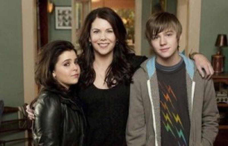 Mae Whitman, Lauren Graham şi Miles Heizer