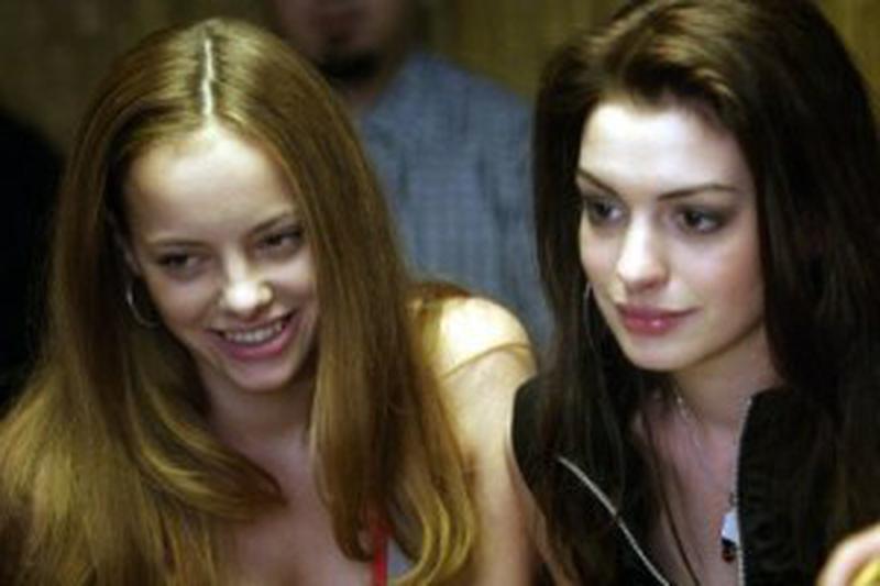 Bijou Phillips și Anne Hathaway