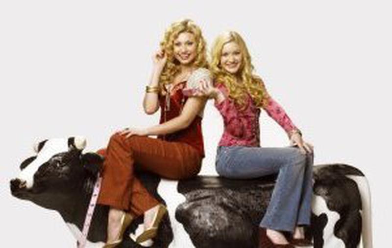 Alyson Michalka şi Amanda Michalka