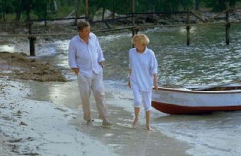 Michael Caine şi Lorraine Gary