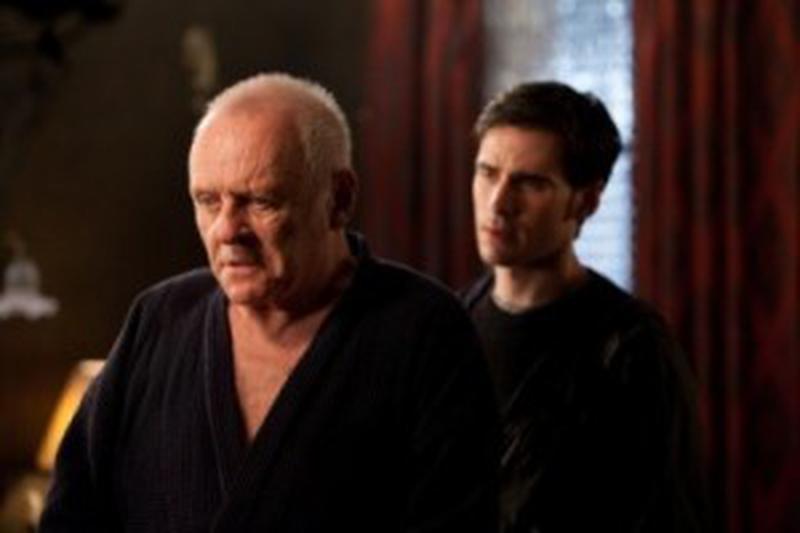 Anthony Hopkins şi Colin O'Donoghue
