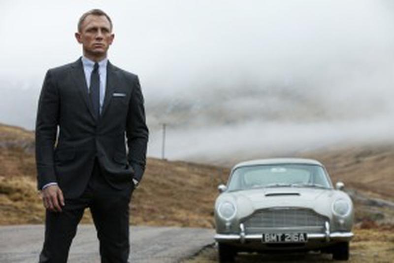Daniel-Craig-salvează-din-nou-lumea-în-007-Coordonata-Skyfall