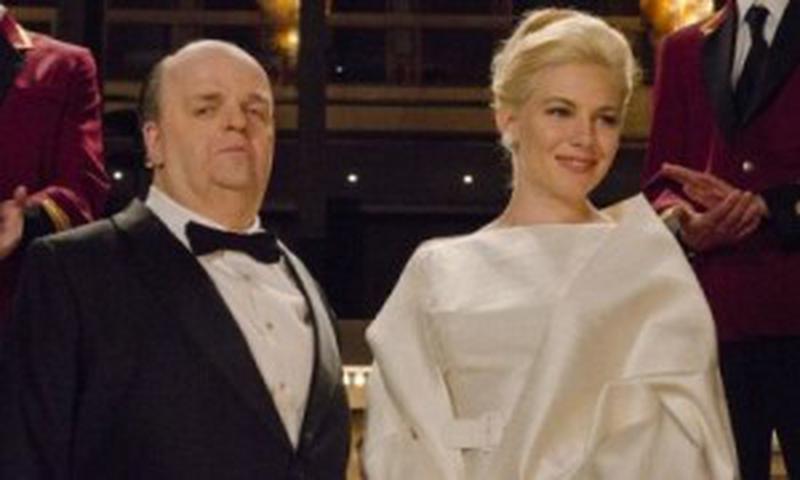 Sienna Miller şi Toby Jones