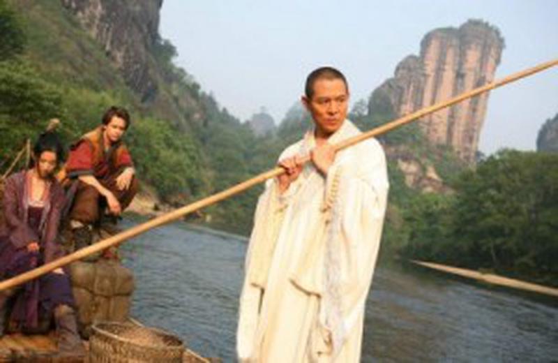Yifei Liu, Michael Angarano şi Jet Li