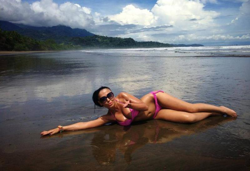 Andreea Mantea îşi petrece vacanţa în Costa Rica