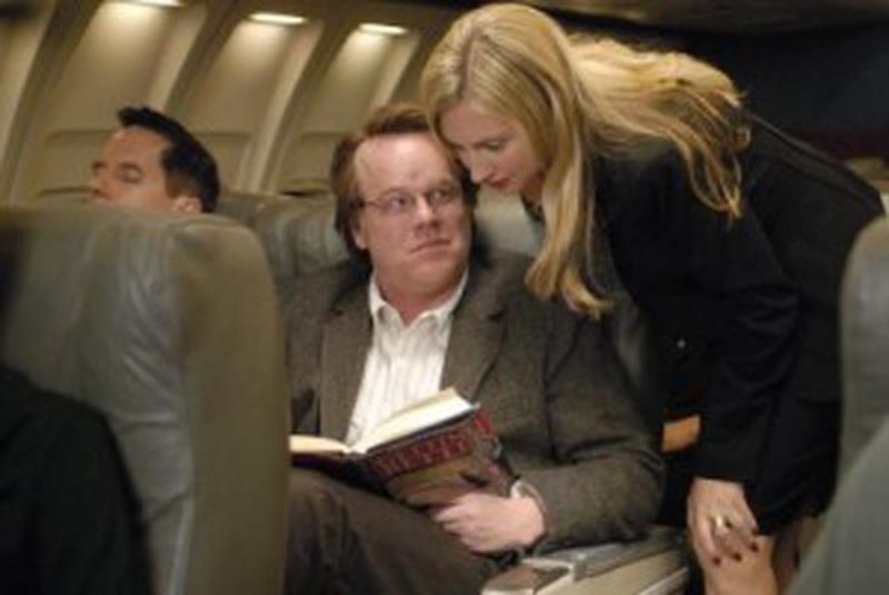 Sinecdoca New York - Philip Seymour Hoffman şi Hope Davis