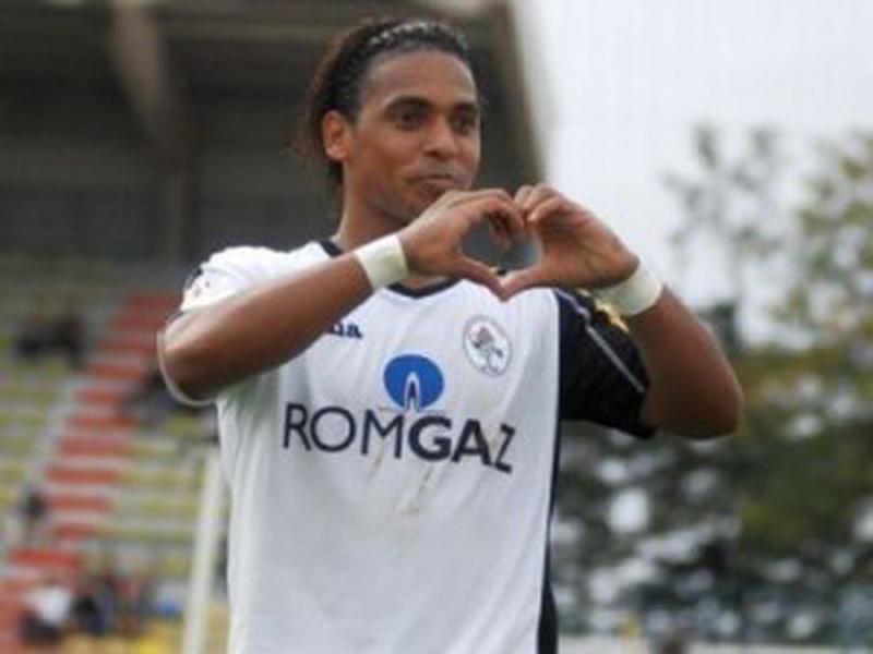 ultima-ora-transferuri-de-europa-league-la-pandurii-eric-si-breeveld-vor-juca-la-targu-jiu_size1