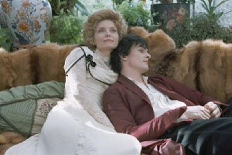 Curtezana - Michelle Pfeiffer şi Rupert Friend