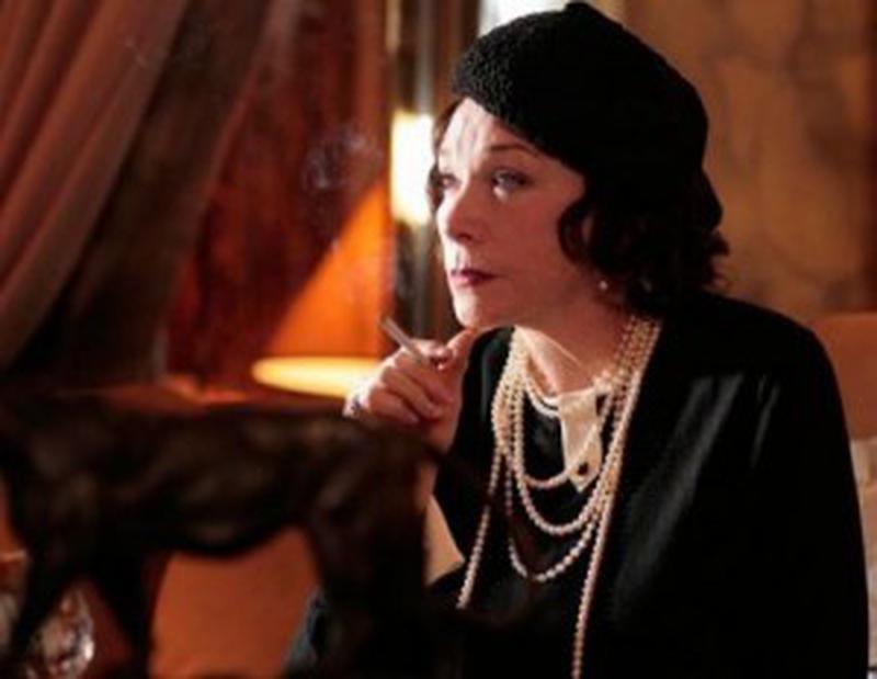 Coco Chanel - Shirley MacLaine