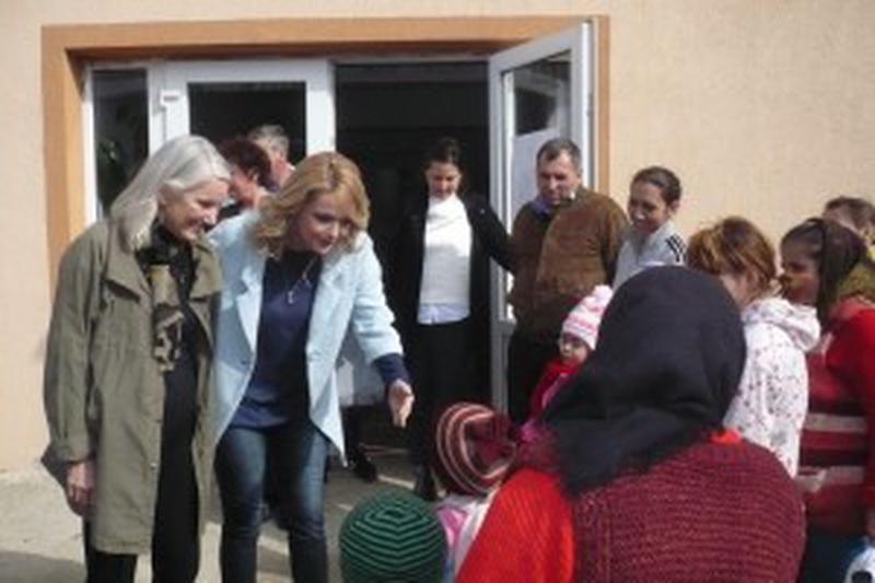 Destine 2 Leslie Hawke