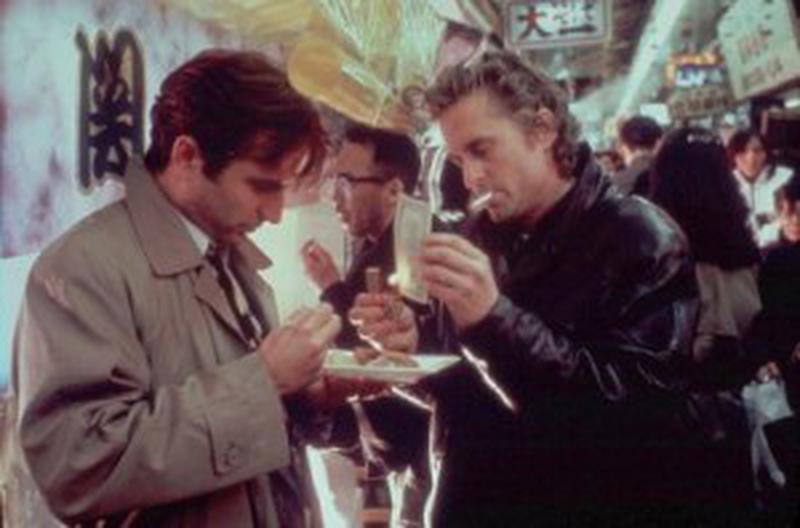 Gloanţe şi cenuşă la Osaka - Andy Garcia şi Michael Douglas