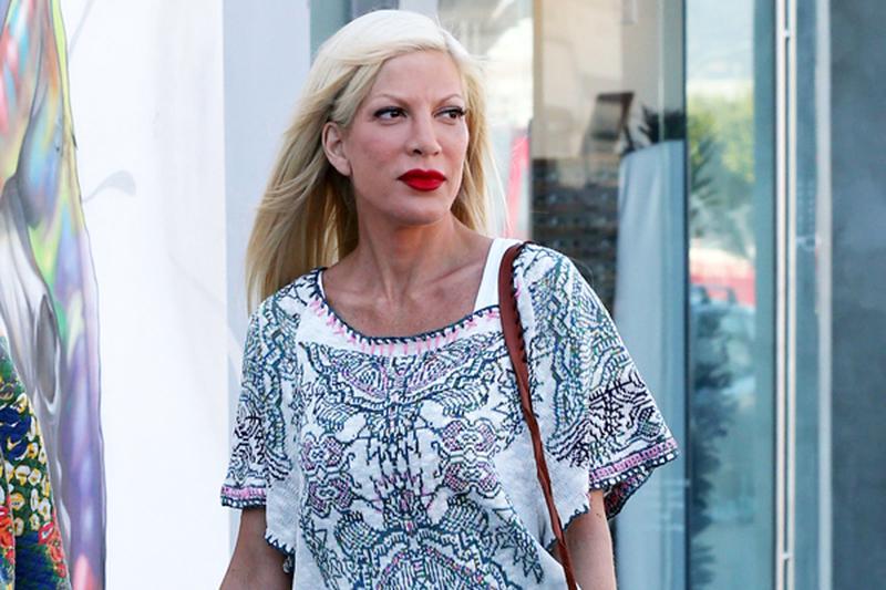 Tori Spelling Out With A Friend In West Hollywood
