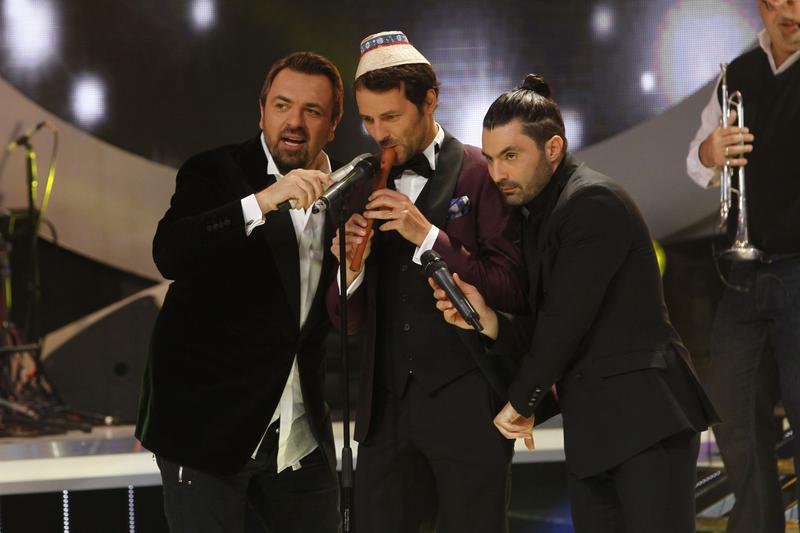 Andrei Aradits cântă la fluier, în finala Te cunosc de undeva
