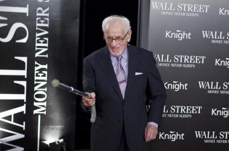 Eli Wallach arrives for the premiere of the film 