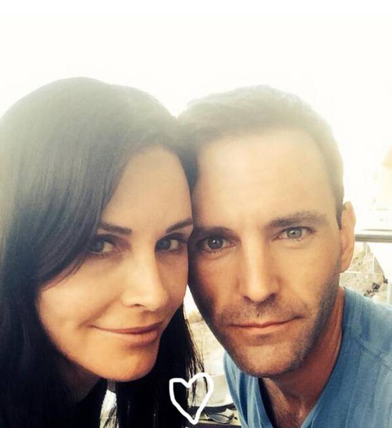 courteney-cox-confirm-engagement-twitter__oPt