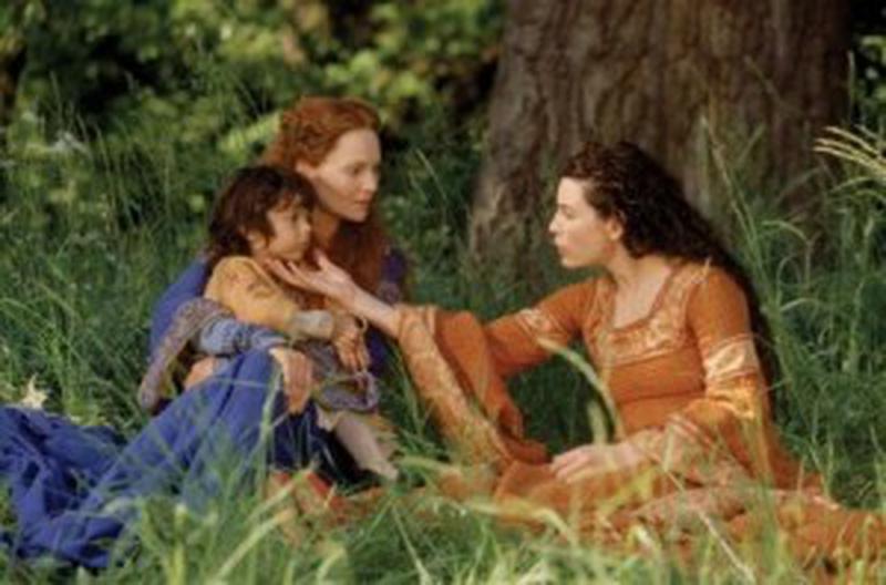 Misterele din Avalon - Joan Allen şi Julianna Margulies