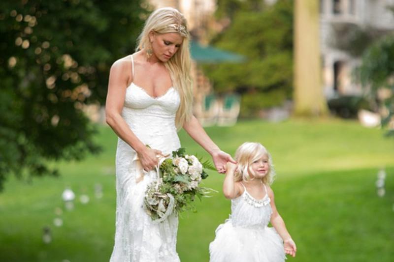 Wie die Mama so die Tochter! Jessica Simpson und ihre Tochter Maxwell bei der Hochzeit von Jessica's Schwester Ashley // Like mother like daughter! Jessica Simpson and her daughter Maxwell at the wedding of Jessica's sister Ashley