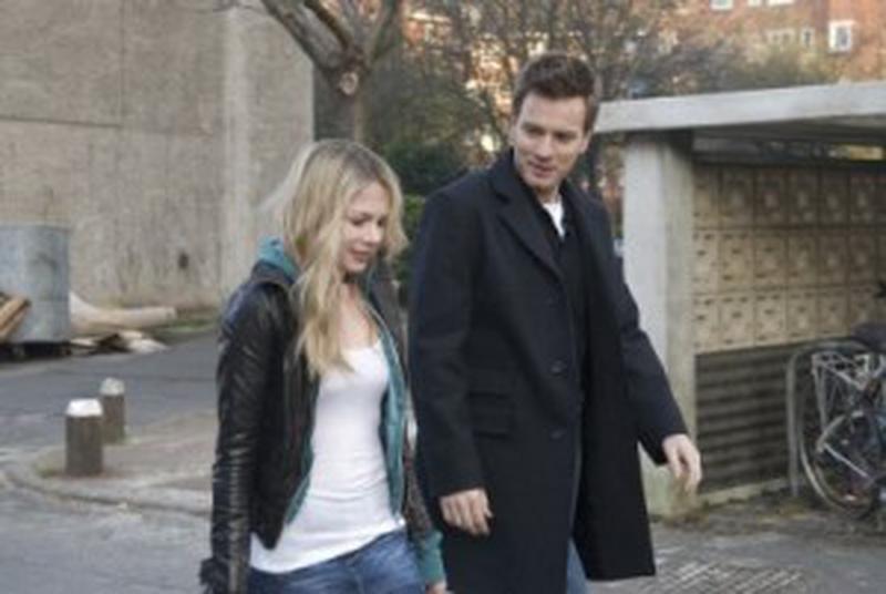 Incendiar - Michelle Williams şi Ewan McGregor