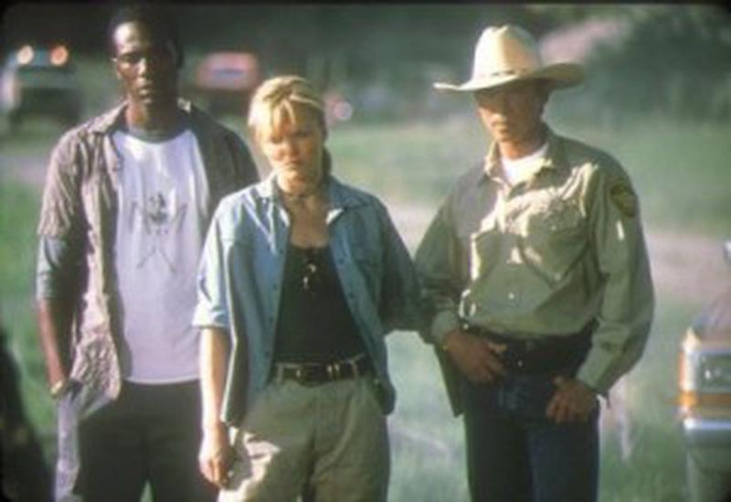 Lilieci - Leon, Dina Meyer şi Lou Diamond Phillips
