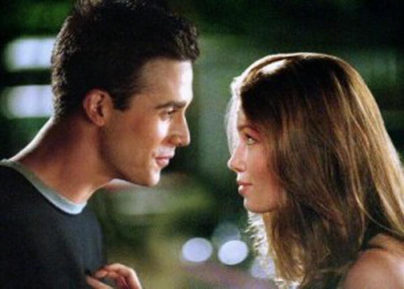 Pasiuni trecătoare - Freddie Prinze Jr. şi Jessica Biel
