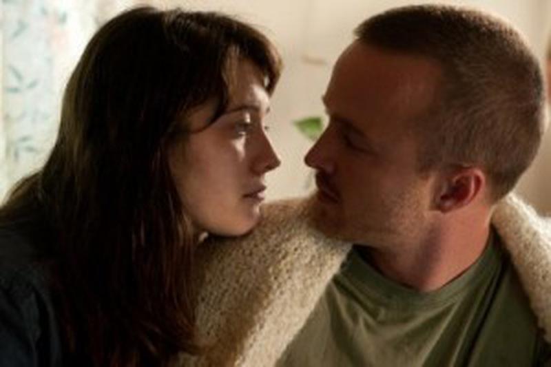 Prin aburii alcoolului - Mary Elizabeth Winstead şi Aaron Paul