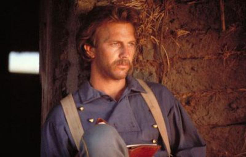 Cel care dansează cu lupii - Kevin Costner