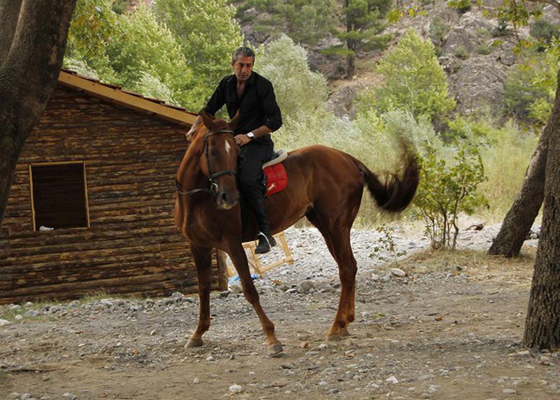 Erkan Petekkaya in serialul Dila (1)