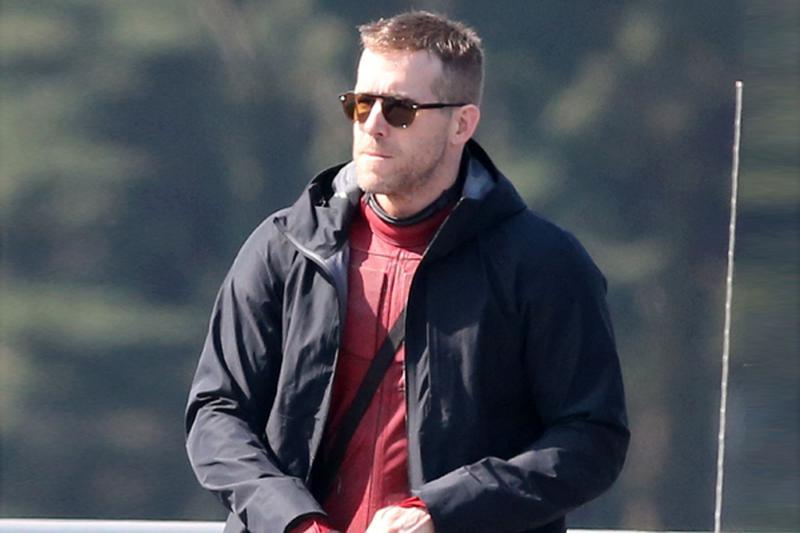 Ryan Reynolds Talks To Vancouver Mayor On Set Of 