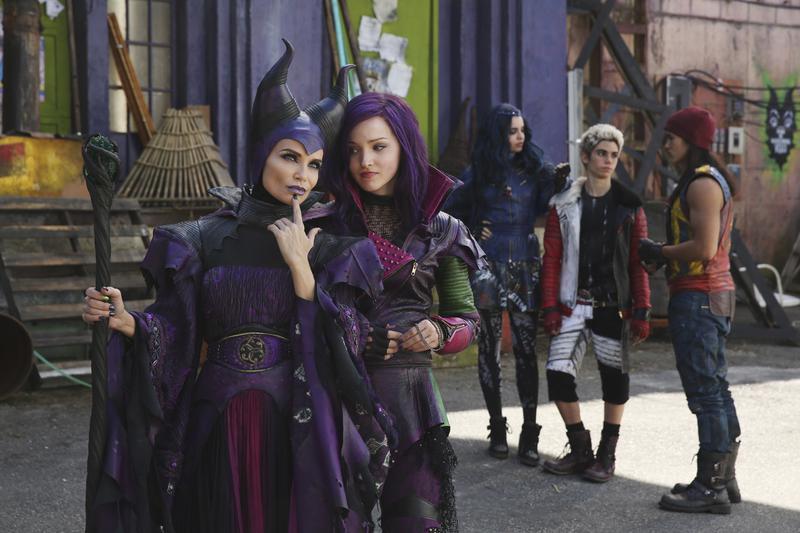 KRISTIN CHENOWETH, DOVE CAMERON, SOFIA CARSON, CAMERON BOYCE, BOOBOO STEWART